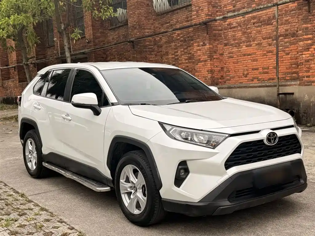 Toyota RAV4 Rongfang 2023 2.0L CVT 2WD Urban Edition фото 6