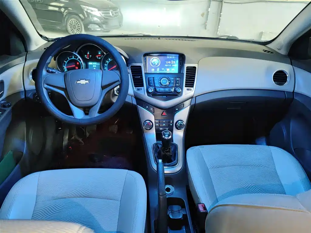 Chevrolet Cruze 2015 1.5L Classic SL MT фото 6