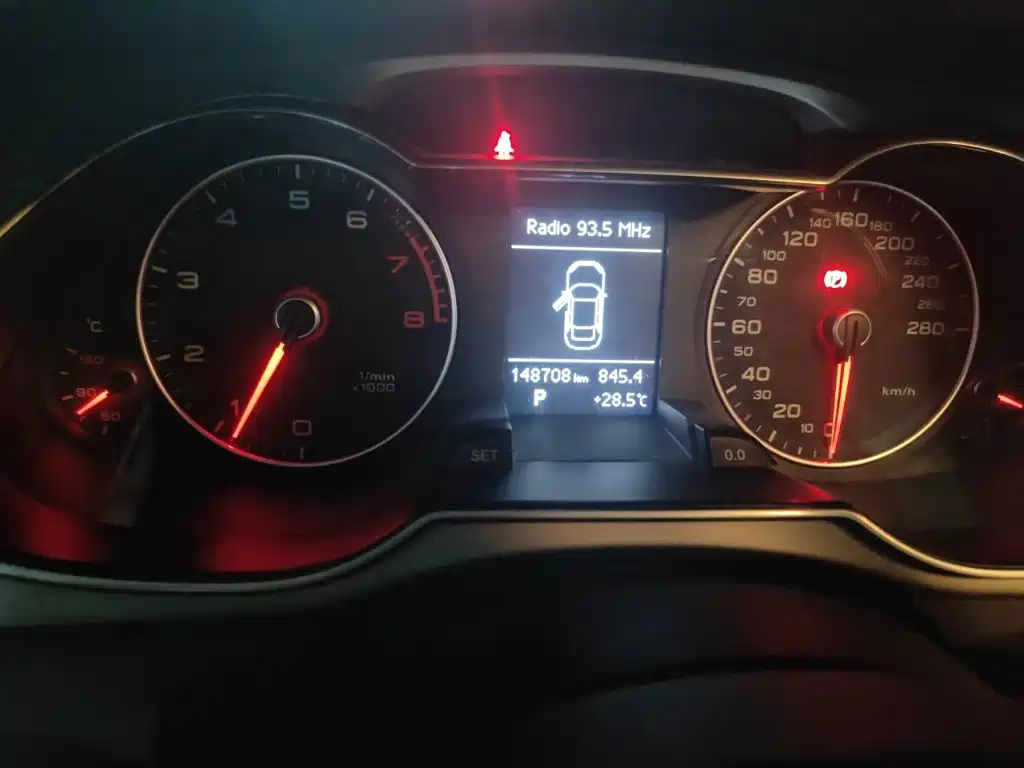 Фото 5 - Audi A4L