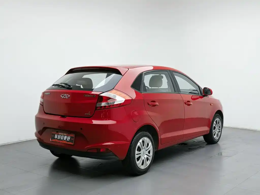 Chery Fengyun 2 2015 2013 Hatchback 1.5L AMT Sharp Edition