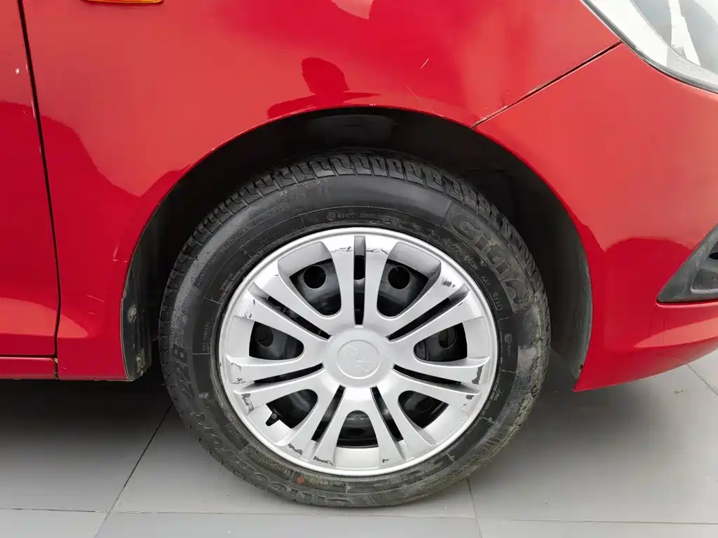 Chery Fengyun 2 2015 2013 Hatchback 1.5L AMT Sharp Edition