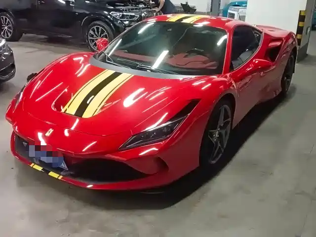 Ferrari F8 Tributo 3.9T V8