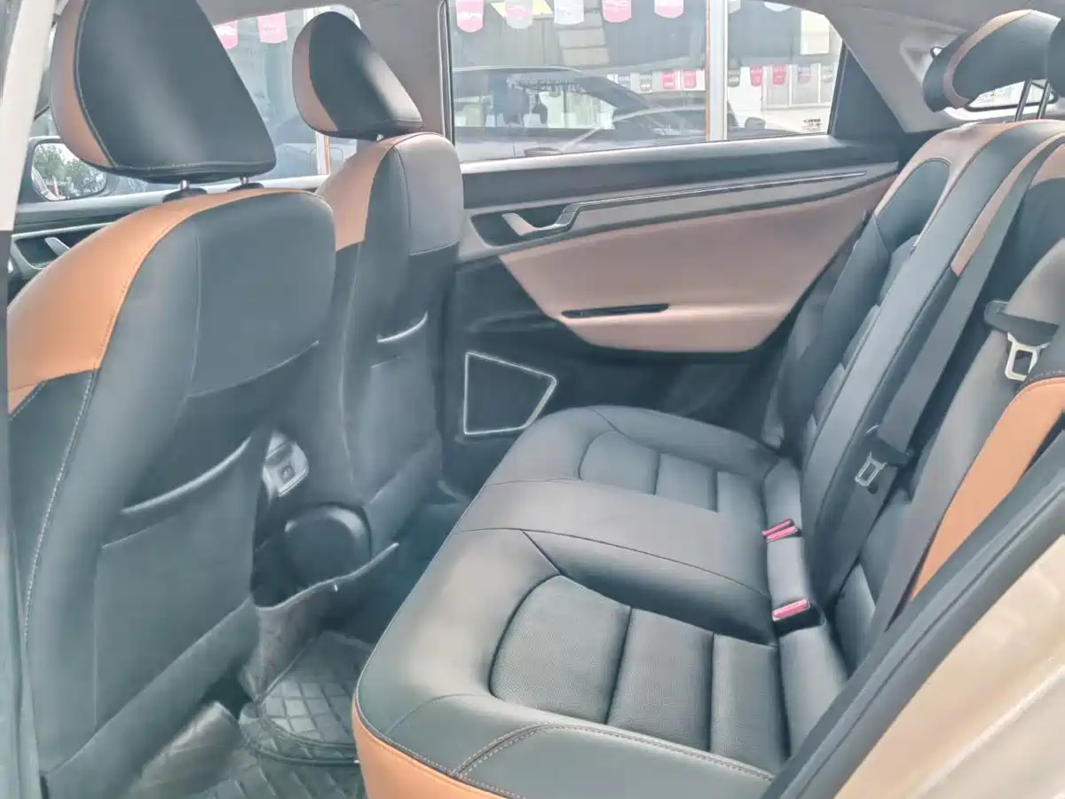 Фото 5 - Geely Emgrand GL