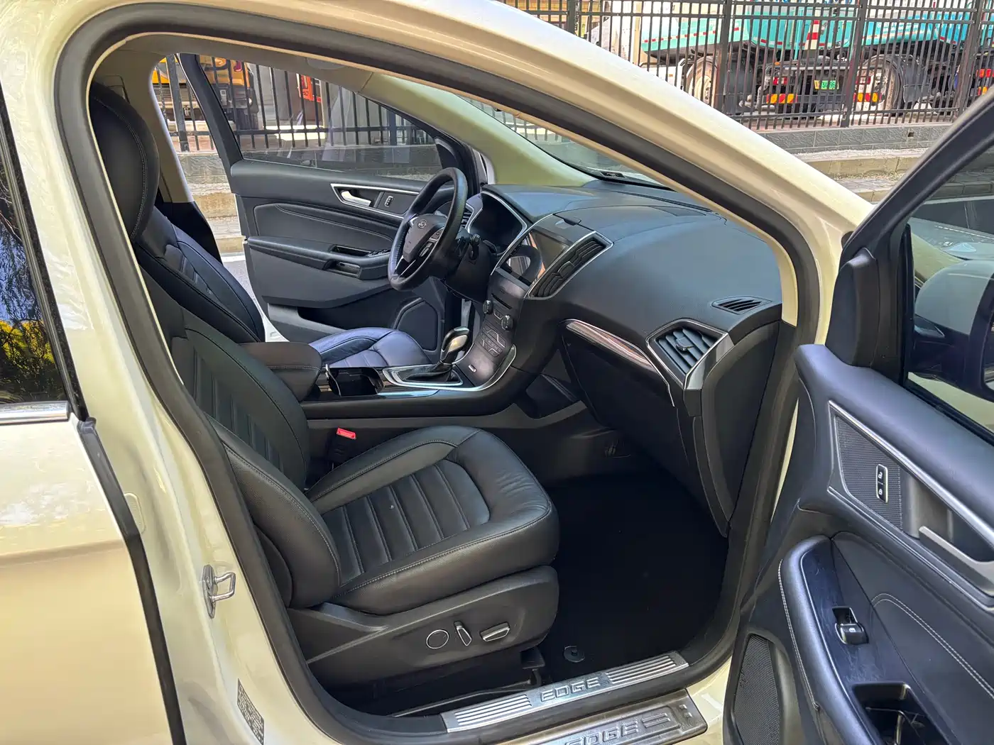 Ford Edge 2017 2016 EcoBoost 245 2WD Luxury 7-Seater