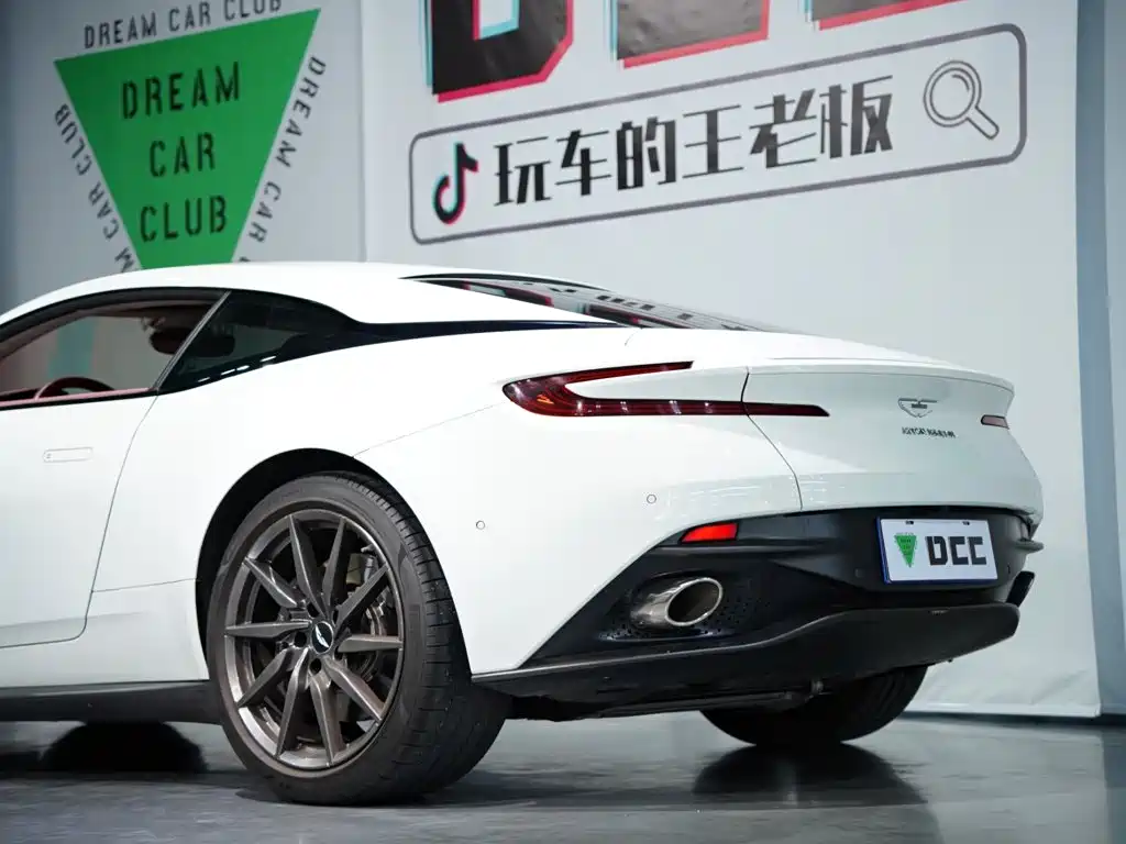 Aston Martin DB11 2022 2020 4.0T V8 Coupe