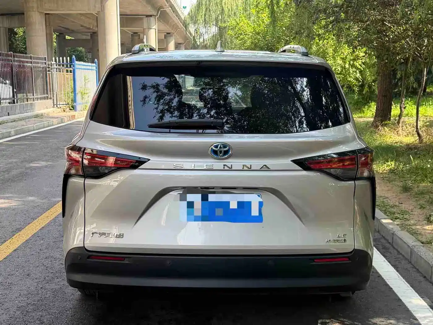 TOYOTA SIENNA
