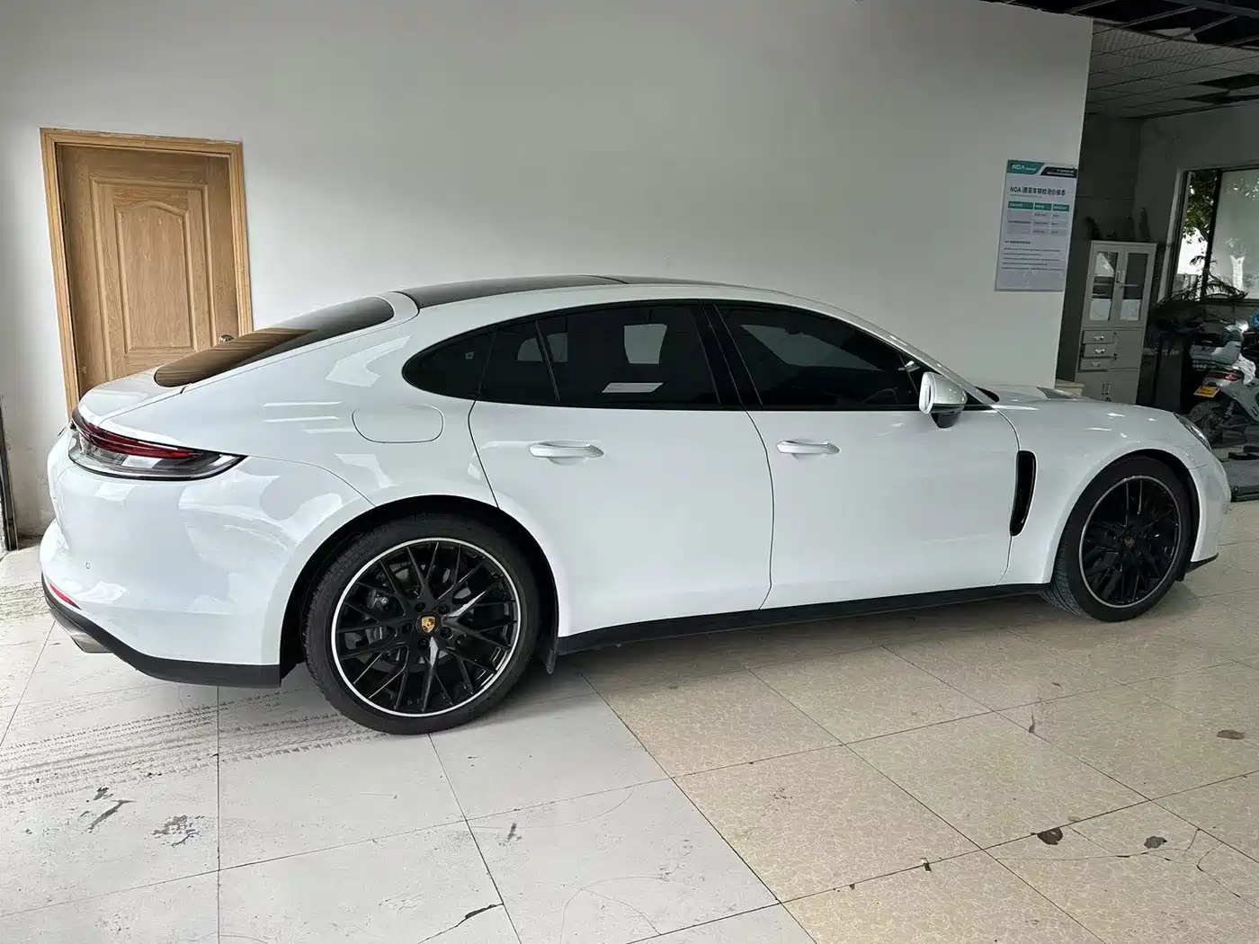 Porsche Panamera 2022 Panamera 2.9T Platinum Edition фото 6
