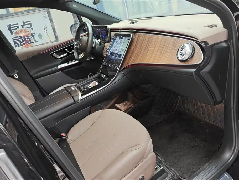 MERCEDES-BENZ EQE SUV