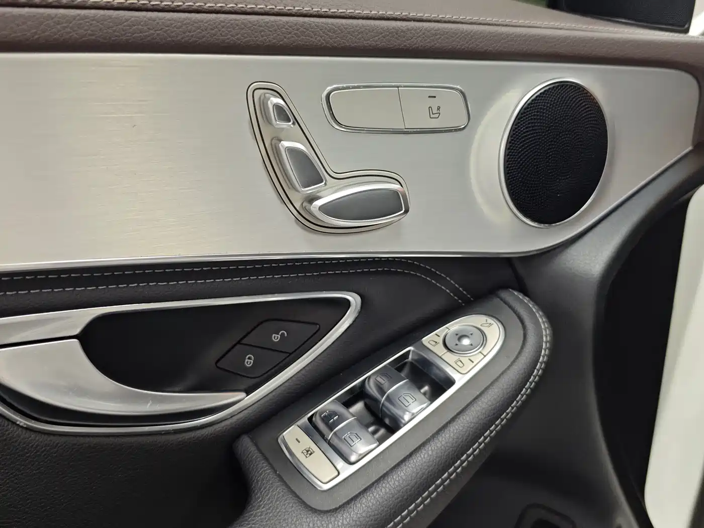 Mercedes-Benz GLC 2020 Facelift GLC 260 L 4MATIC Dynamic фото 9