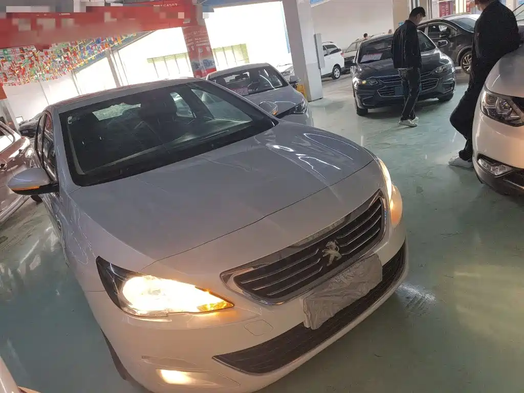 Peugeot 408 2015 Model 1.2T Automatic Luxury Edition фото 19
