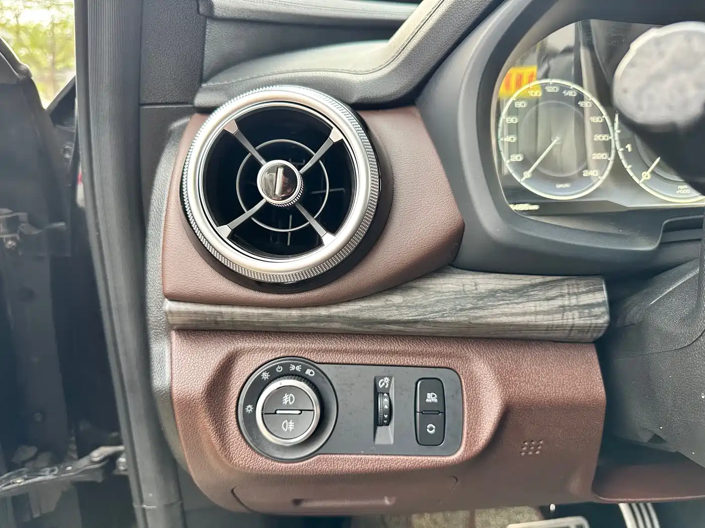 WEI PAI WEI BRAND VV7