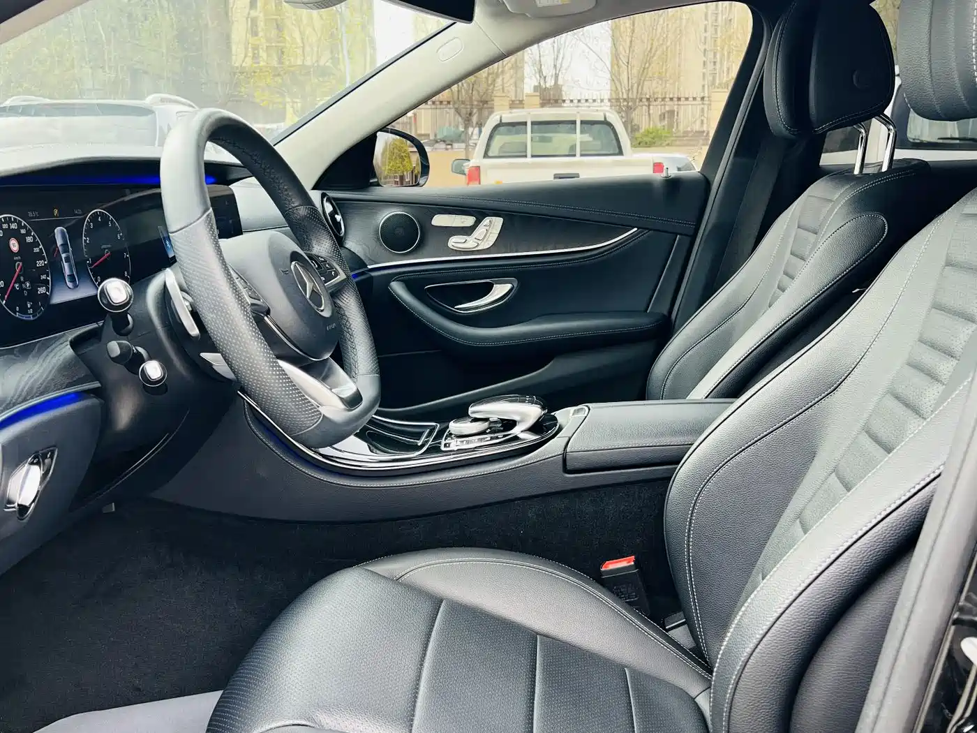 Mercedes-Benz E-Class 2016 E 300 L Sport Fashion Type фото 5