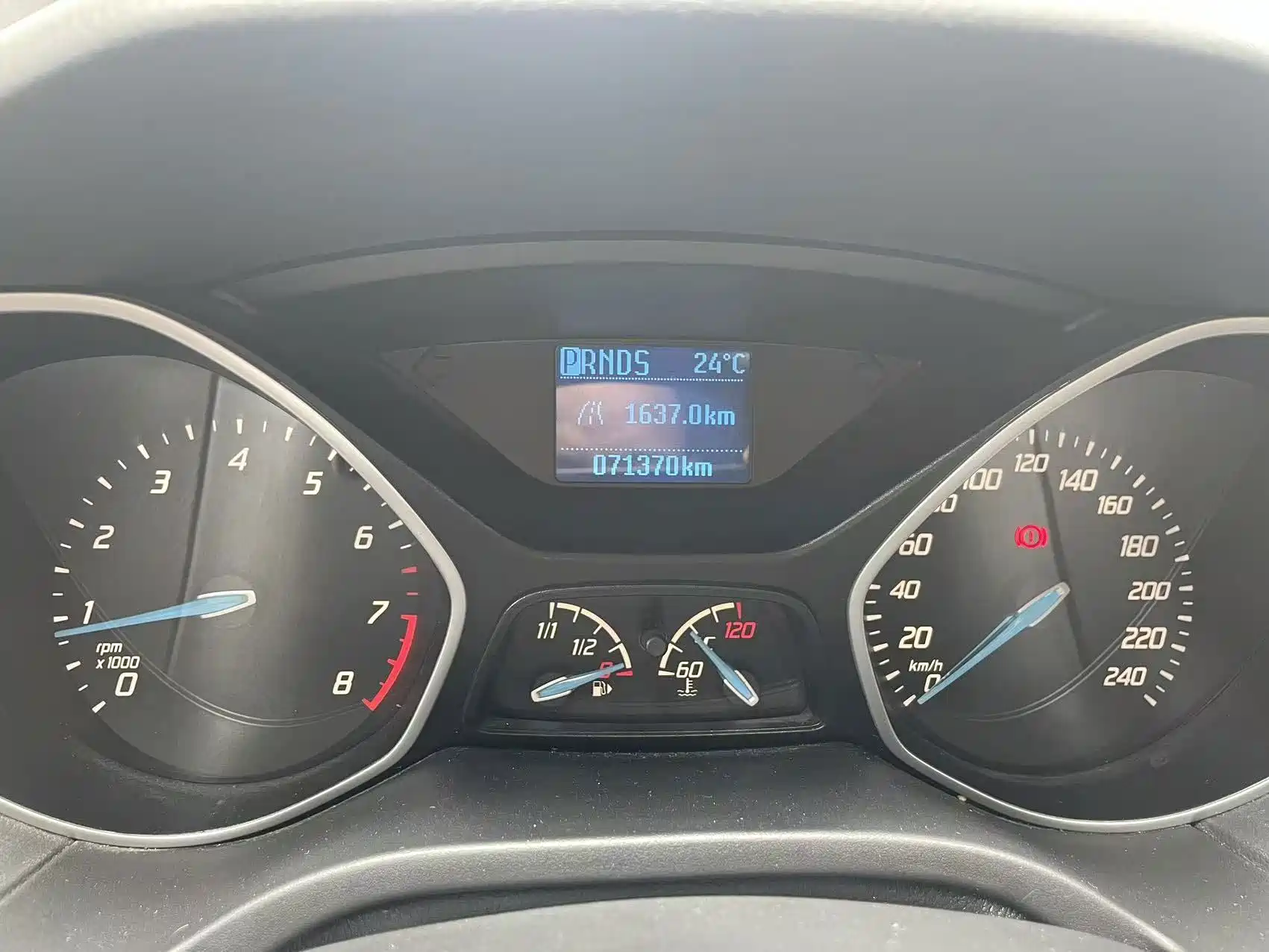 Фото 21 - Ford Focus