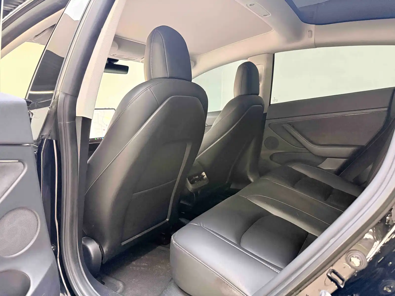 Photo 7 - Tesla Model 3