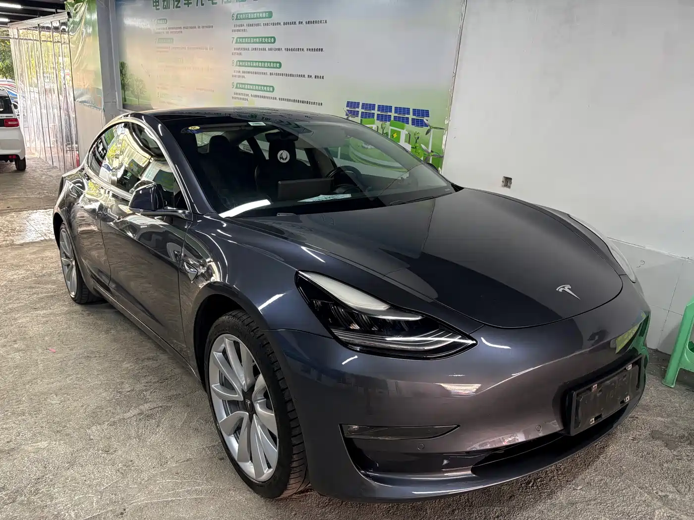 Tesla Model 3 (Import) 2019 2019 Long Range RWD Version