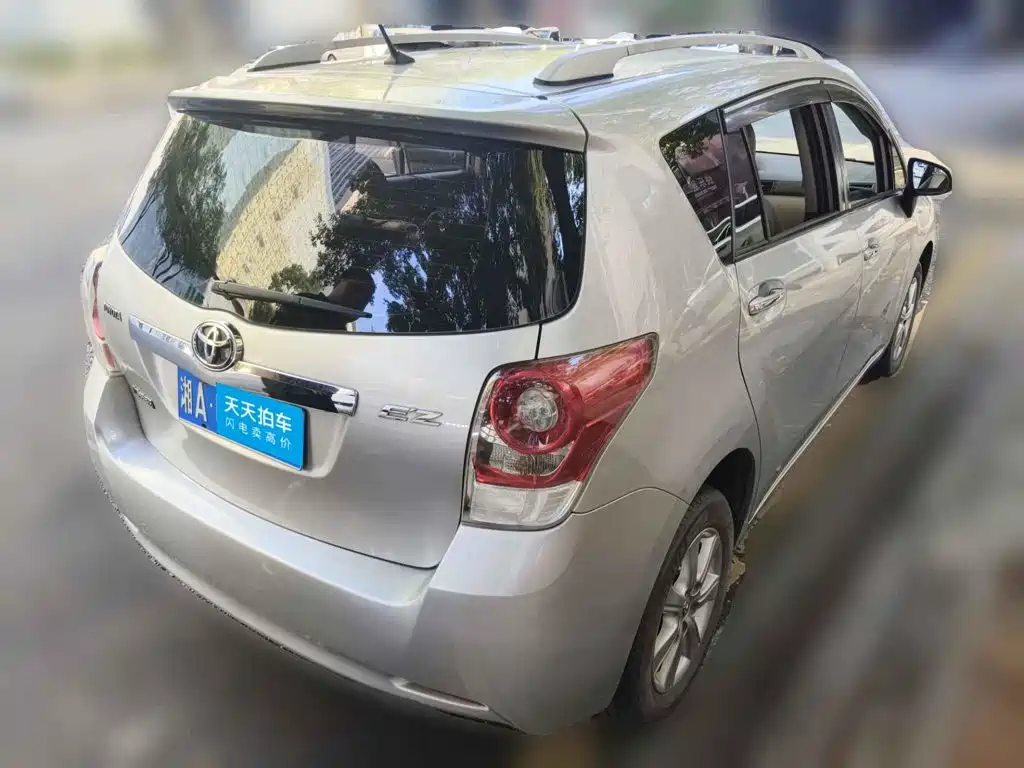 Photo 2 - Toyota E'Z