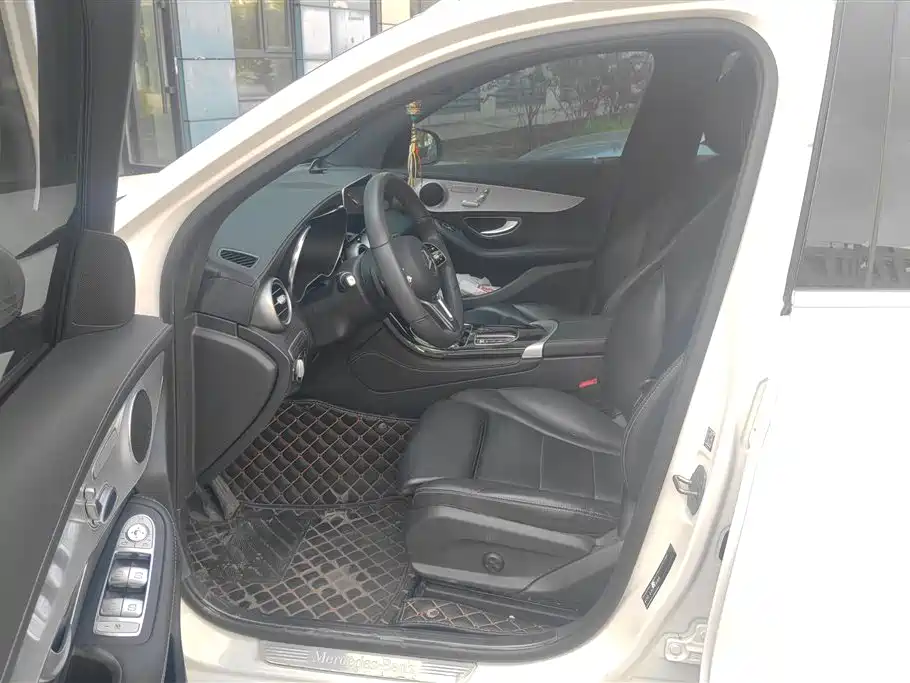 Mercedes-Benz GLC 2021 GLC 260 L 4MATIC Sporty фото 9
