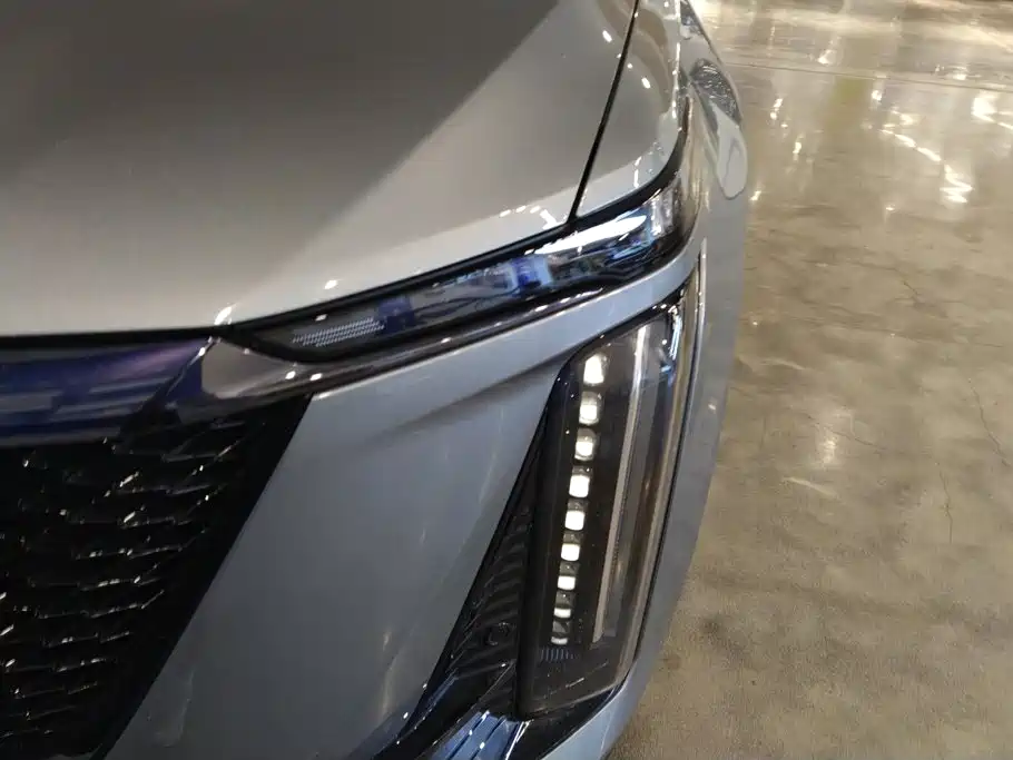 Cadillac XT5 2025 2025 Model 2.0T Platinum