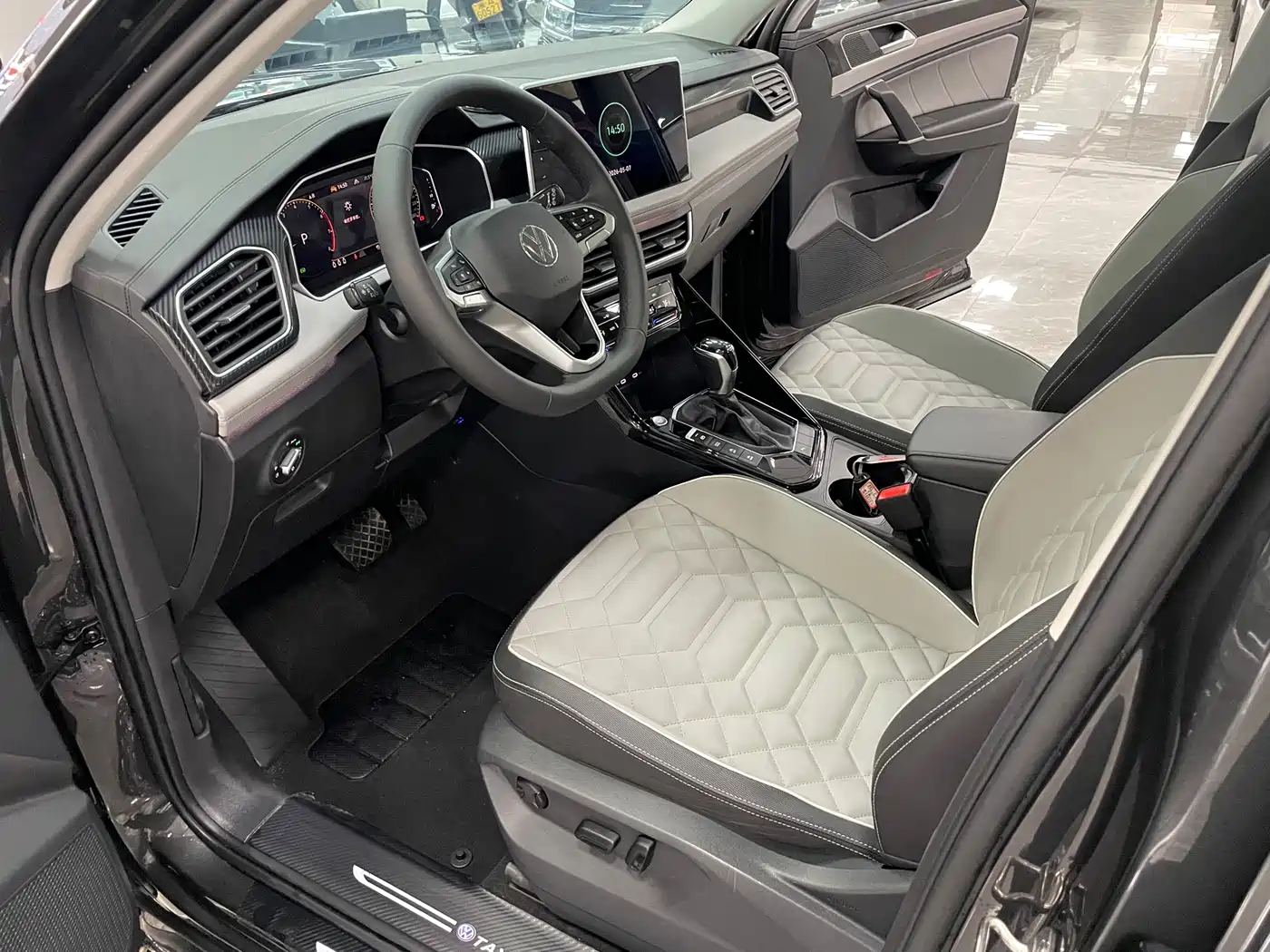 Volkswagen Tayron 2023 280TSI 2WD Luxury Plus Advanced Edition фото 5