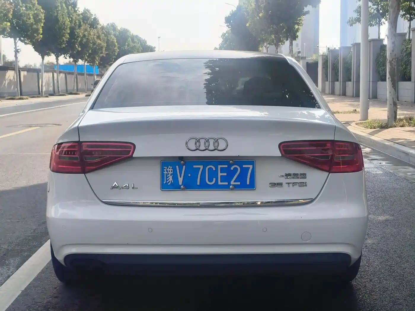 Фото 16 - Audi A4L