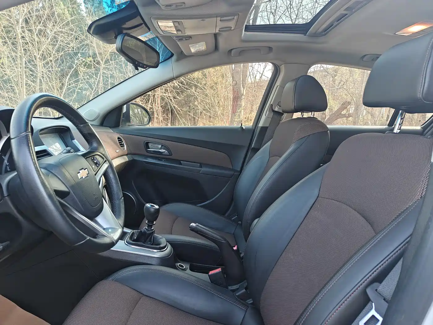 Chevrolet Cruze 2013 Hatchback 1.6L Manual Luxury фото 5