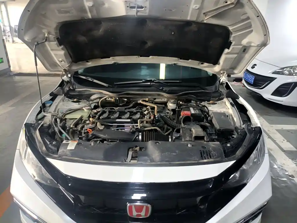 Фото 20 - Honda Civic