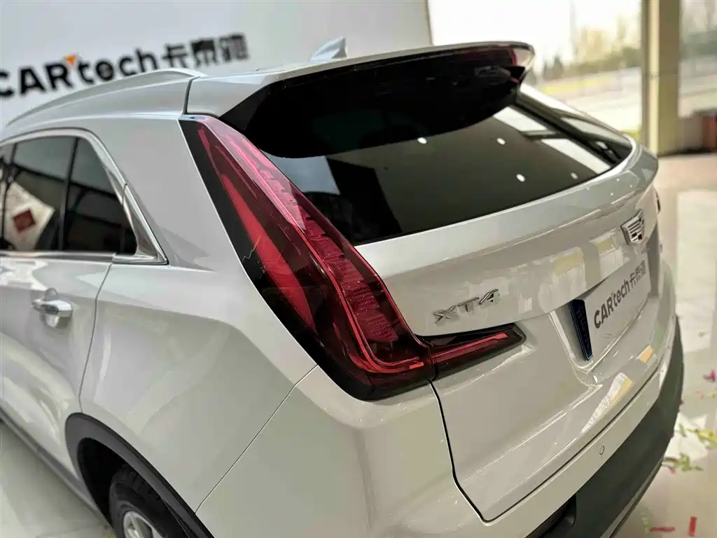 Cadillac XT4 2022 28T FWD Premium фото 7