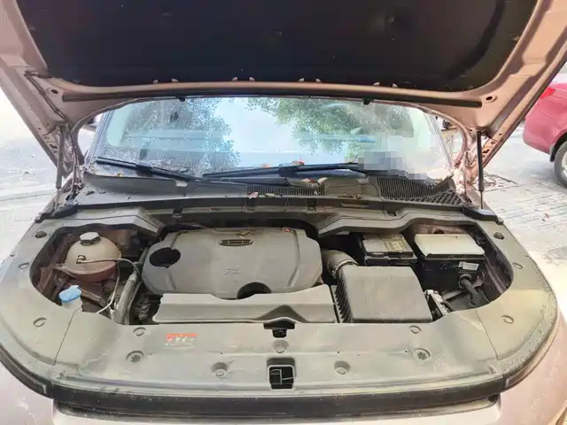 Geely ICON 2023 Model 1.5TD Chocolate Deluxe Edition — фото 3