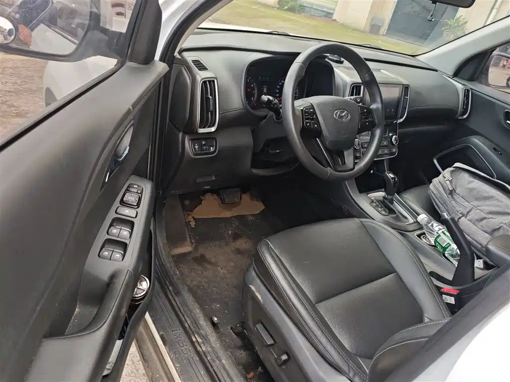 Hyundai Beijing Hyundai ix35 2018 2.0L Automatic 2WD Zhiyong·Enjoyment Edition фото 16