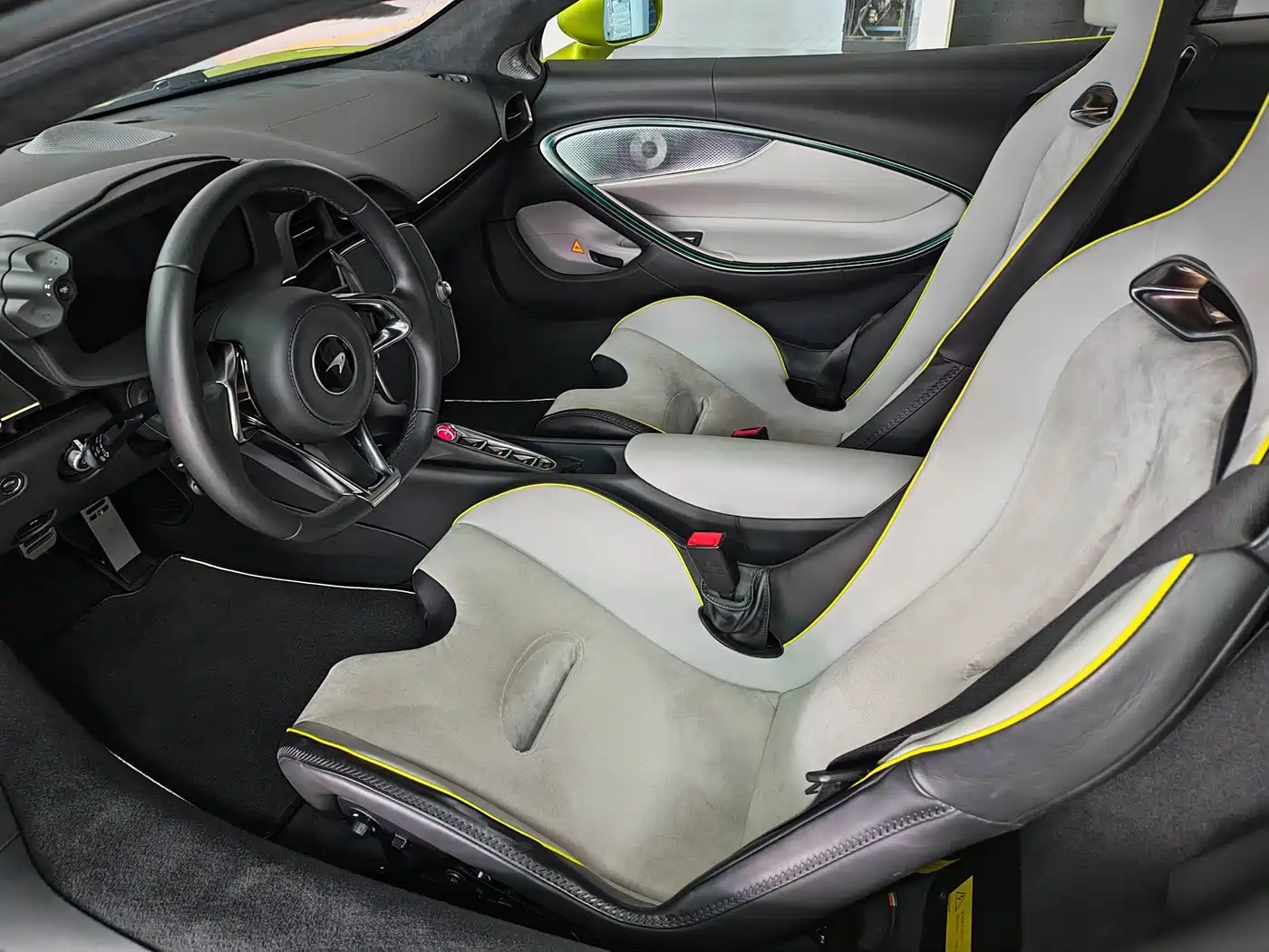 McLaren Artura 2024 2023 3.0T Hybrid Standard