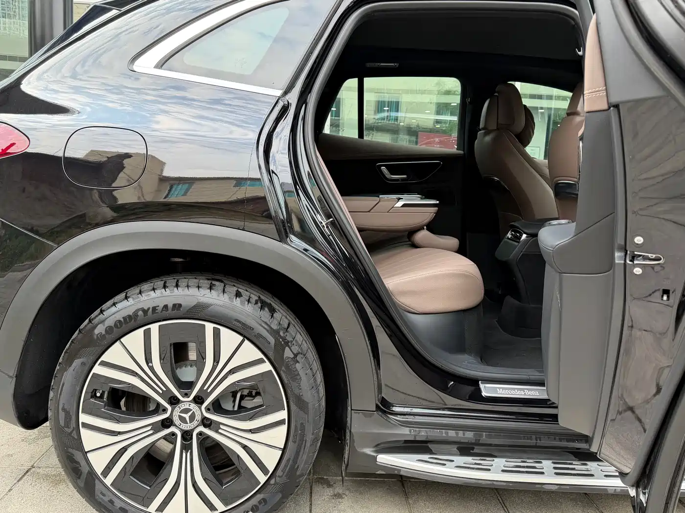 Mercedes-Benz EQE SUV 2025 2024 500 4MATIC Luxury Edition