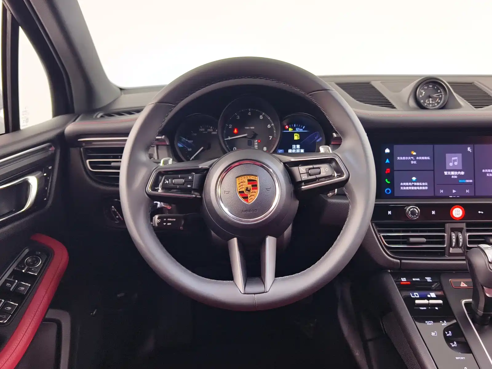 Фото 12 - Porsche Macan