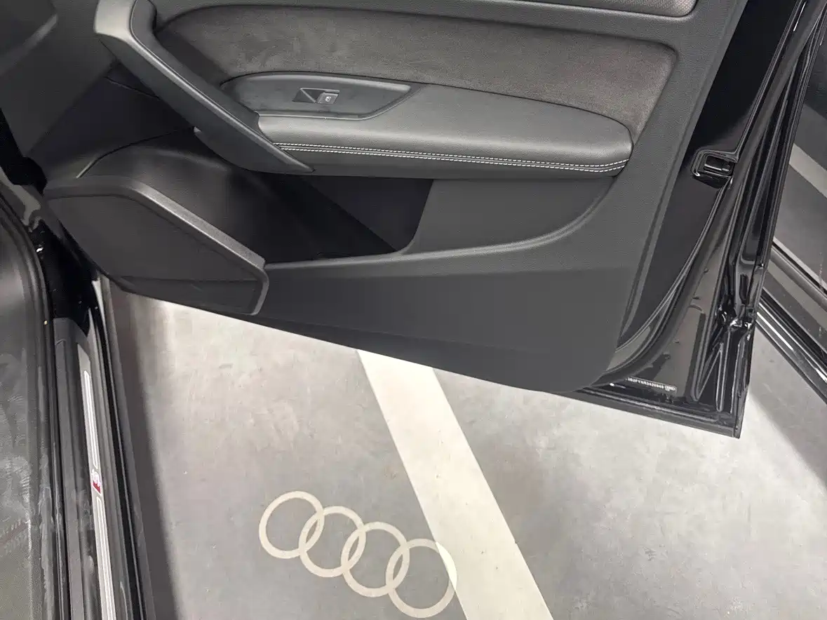 Фото 8 - Audi Q5L