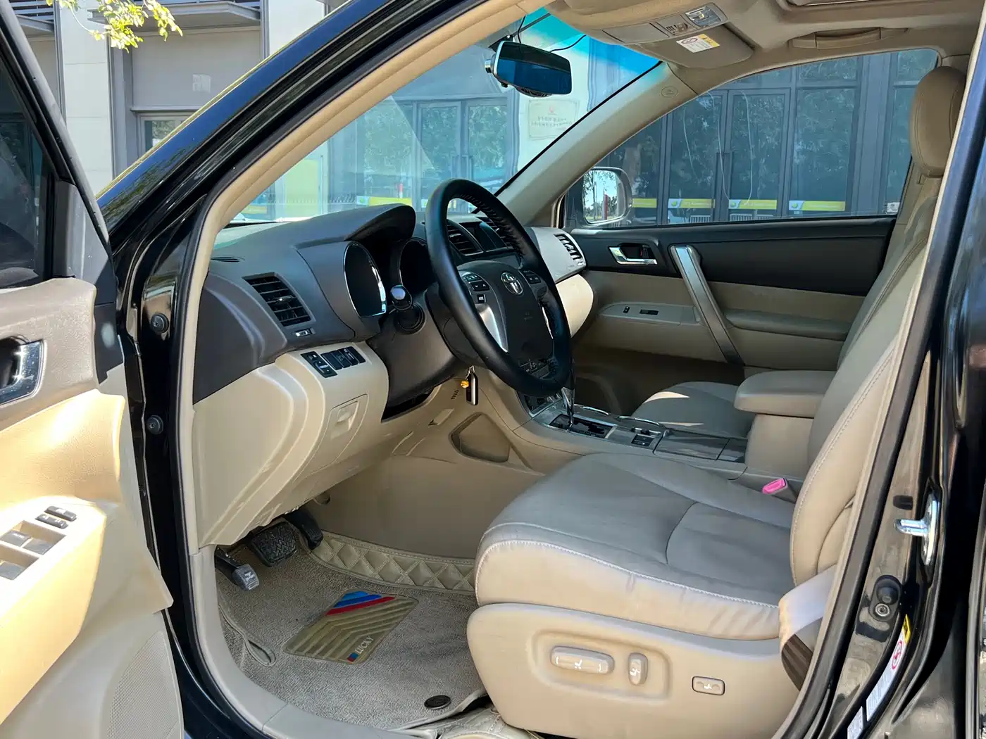 Toyota Highlander 2012 3.5L AWD 7-Seater Luxury Edition фото 7