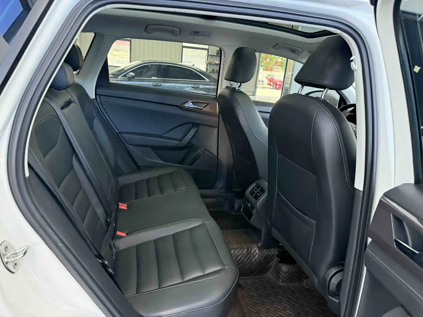Volkswagen Tharu 2022 280TSI 2WD Comfort фото 13