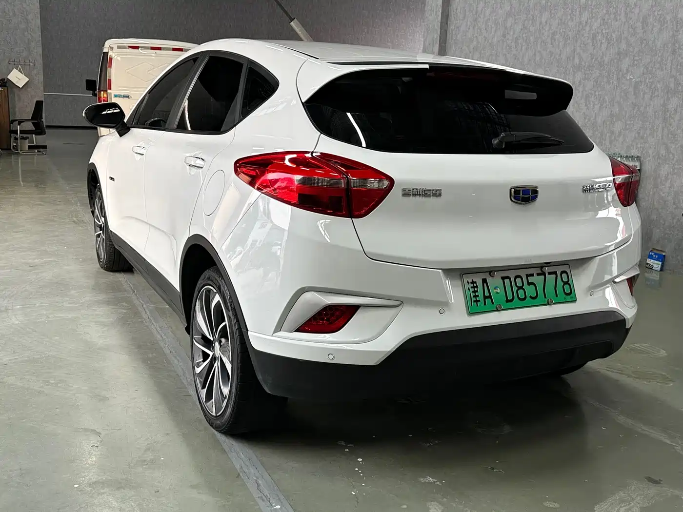 Geely Emgrand GSe 2018 2018 Leading Style