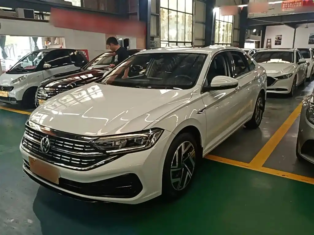 Volkswagen Sagitar 2023 300TSI DSG Surpassing Edition