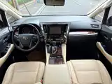 Фото 9 - Toyota Alphard