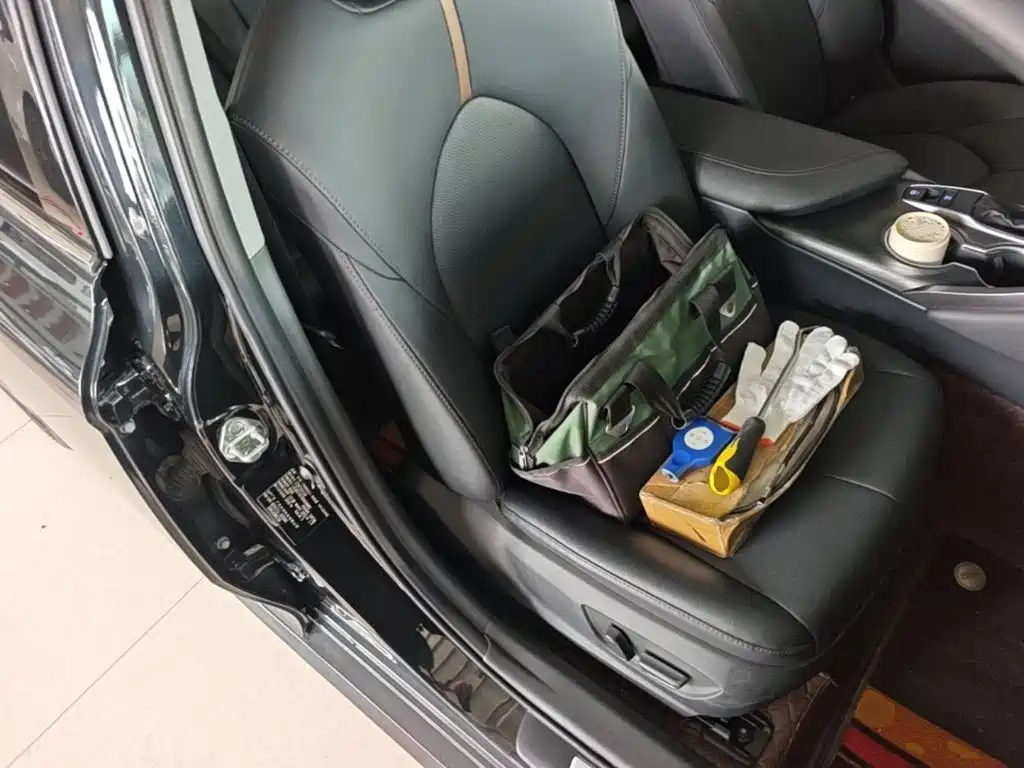 Фото 25 - Toyota Camry