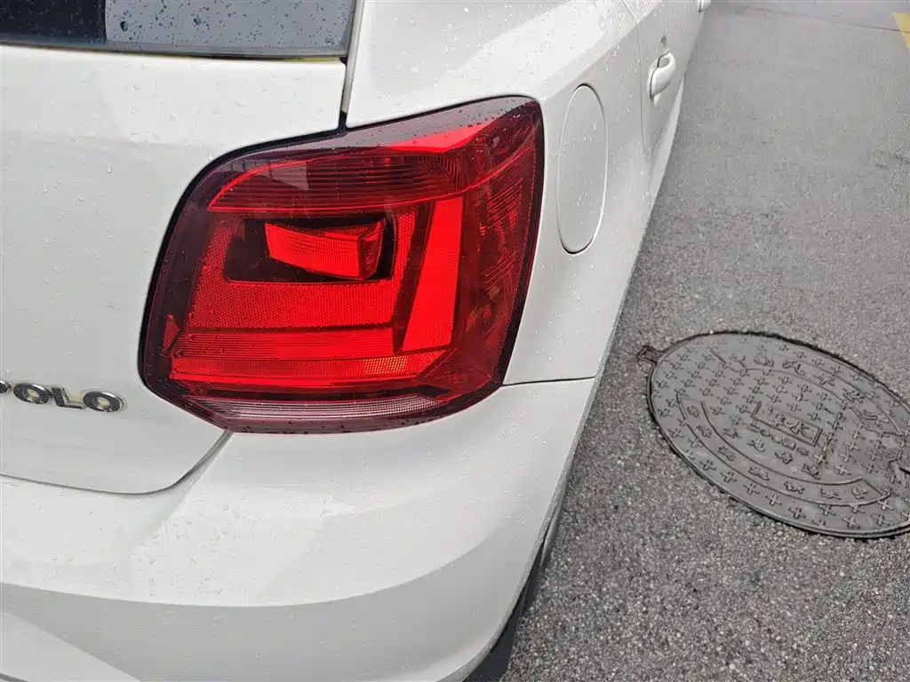 Volkswagen Polo 2016 1.4L Automatic Trend фото 8