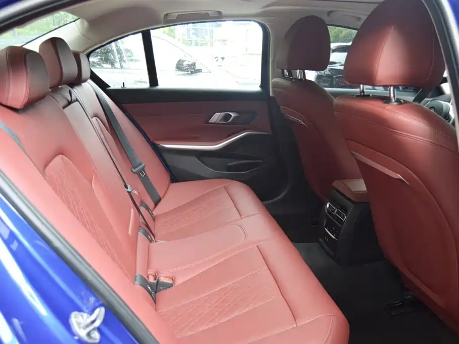 BMW 3 Series 2023 320i M Sport Package фото 11