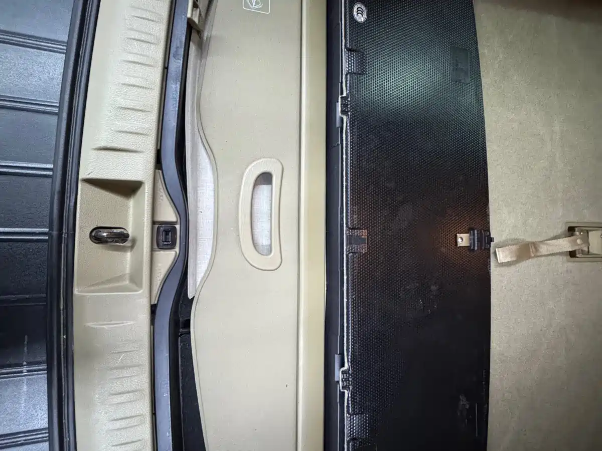 Toyota Highlander 2011 2.7L 2WD 7-seat Luxury фото 19