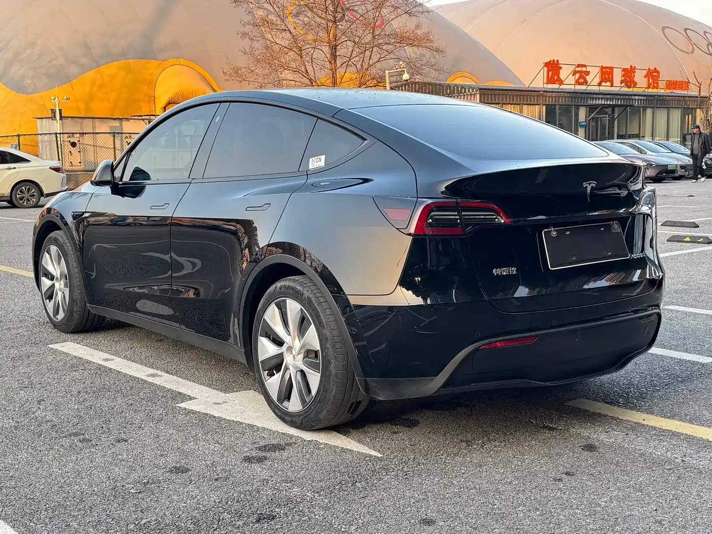 TESLA MODEL Y