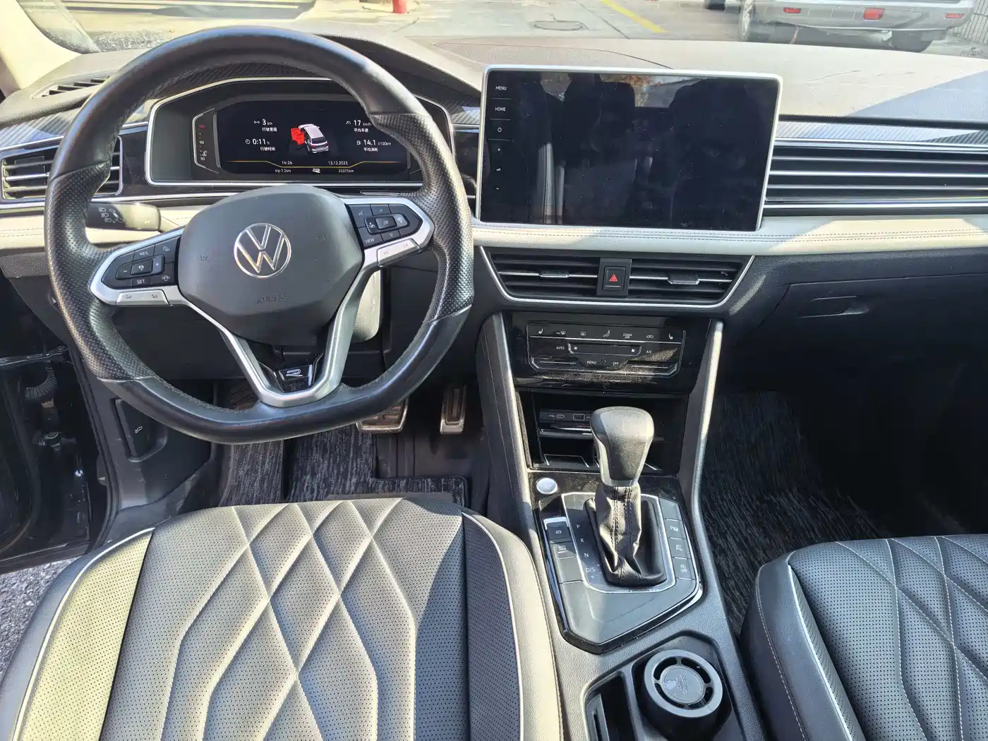 Volkswagen Tiguan L 2024 Outstanding 330TSI Auto 2WD Dragon Soaring Edition фото 6