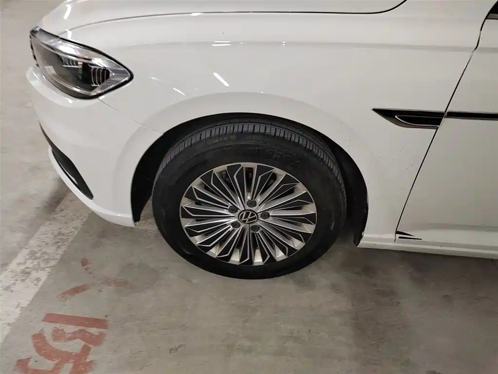 Volkswagen Lavida 2021 1.5L Auto Comfort Edition фото 25
