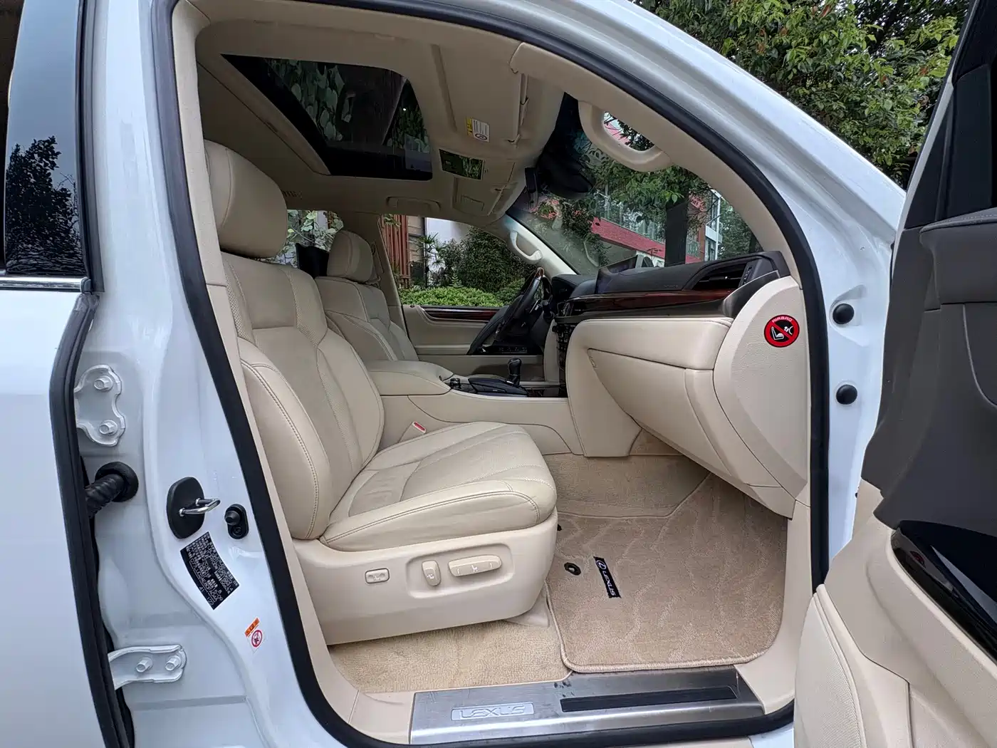 Lexus LX 2016 570 Luxury Premium Edition фото 11