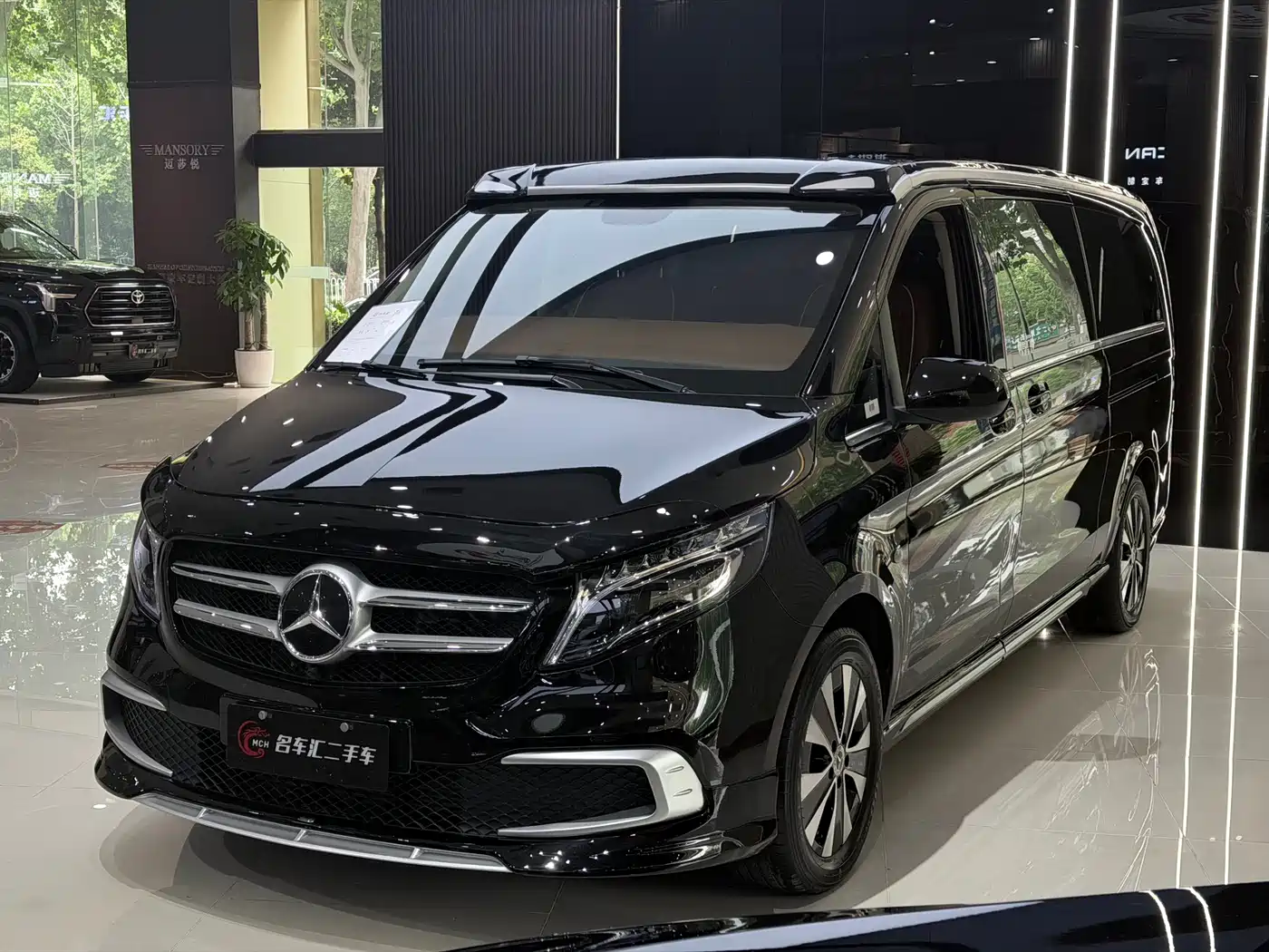 Mercedes-Benz Vito 2023 2.0T Business 7-Seater