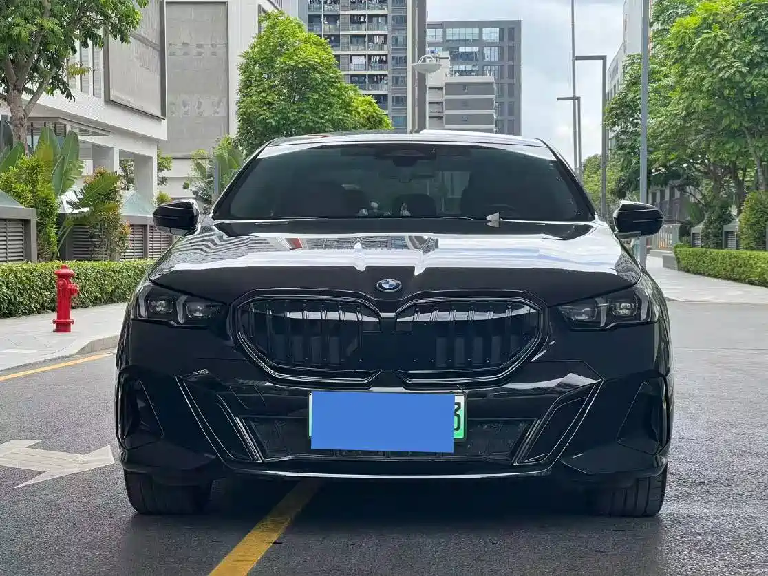 BMW i5 2025 eDrive 40L M Sport Package