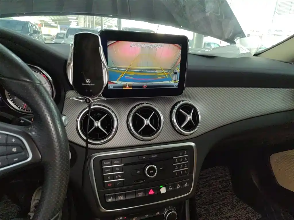 Mercedes-Benz GLA 2016 GLA 220 4MATIC Fashion фото 13