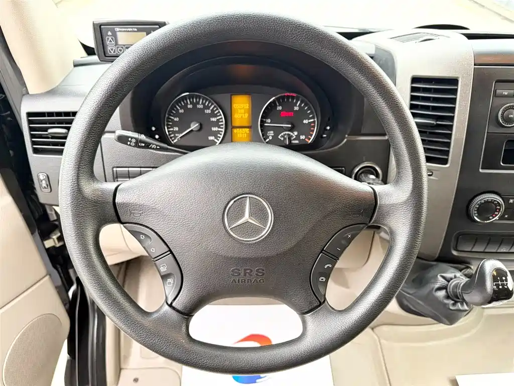 Mercedes-Benz Sprinter 2012 2.1T Zunlv Medium Wheelbase Edition фото 9